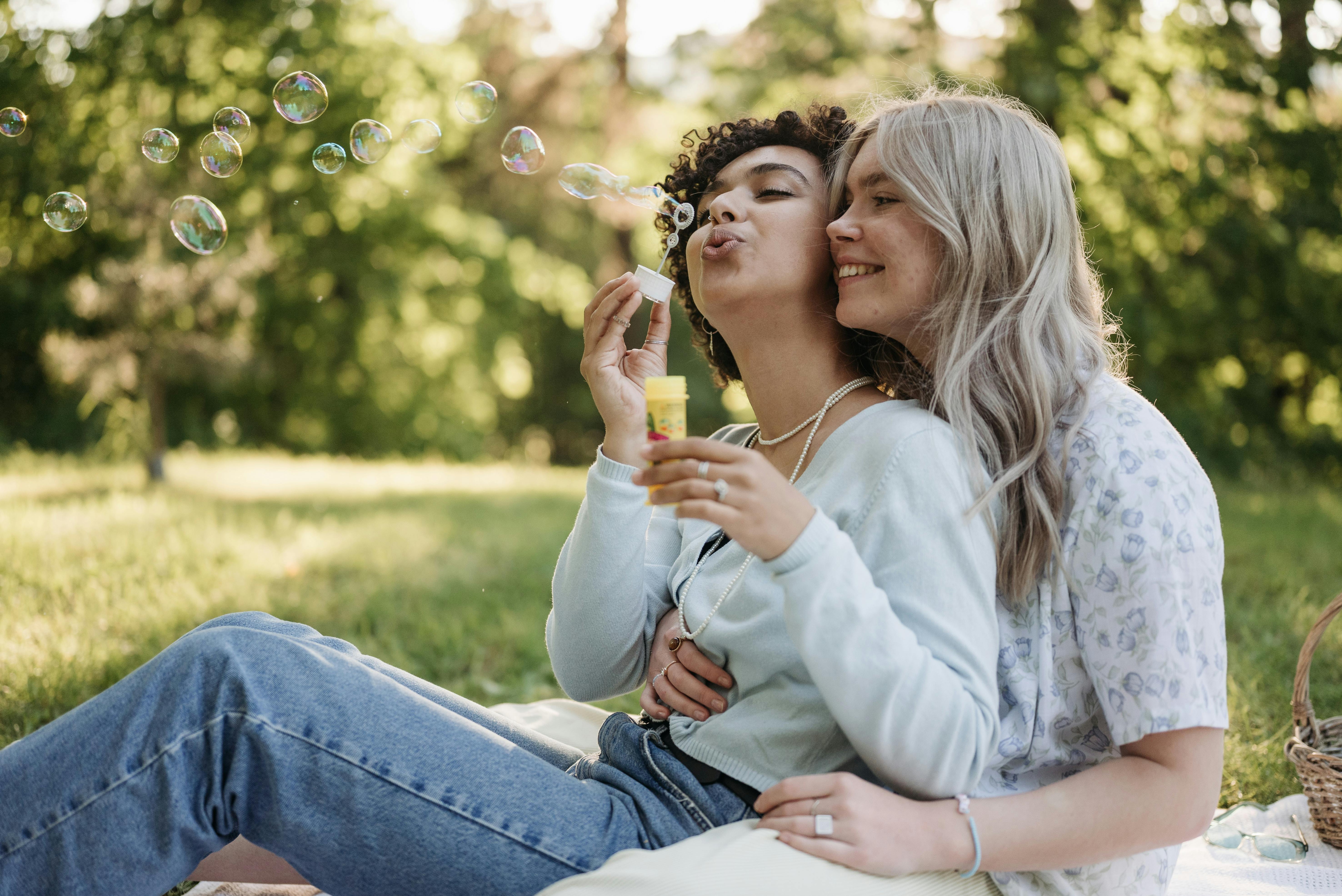 Women Searching Women: The 2026 Guide to Sapphic Dating & Community