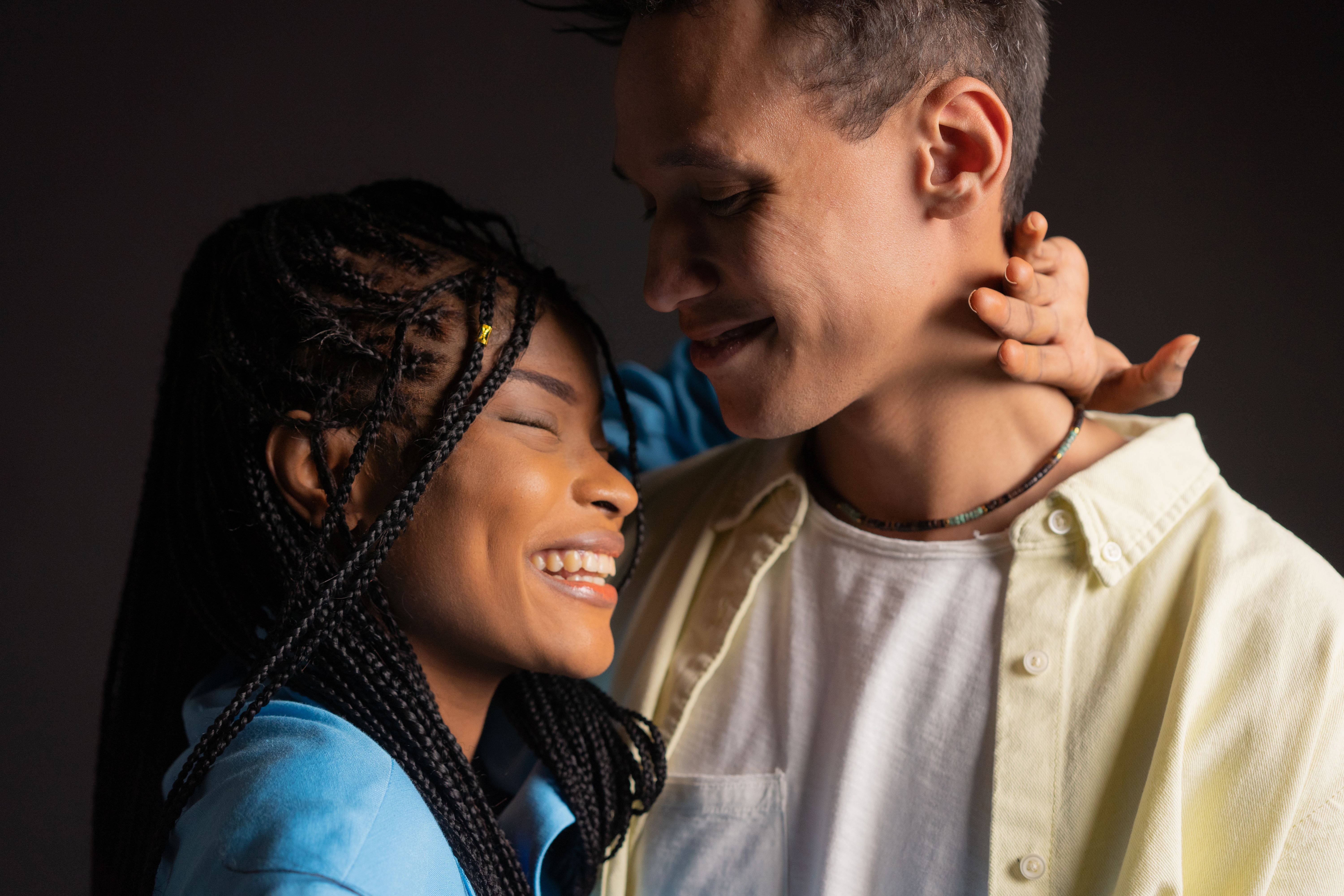 Best Compatibility With Aquarius Woman: Who Wins Her Heart